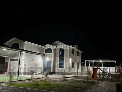 Дом · 7 комнат · 432 м², Арай 18 — На набережной за 100 000 〒 в 