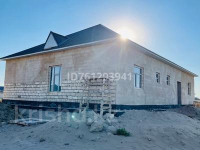 Отдельный дом · 6 комнат · 190 м² · 10 сот., Сагадат Нурмаганбетова 49б — Байтерекке өтетін жаңа мосттың жанында,трассаға қарап тұр, достық көшесі мен жезказган трассаның бұрышында за 20 млн 〒 в 