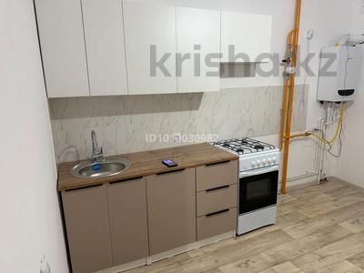 2-комнатная квартира · 65 м² · 3/5 этаж, мкр. Зачаганск пгт 20 — Мкр. Акжайык, дом 20 за 150 000 〒 в Уральске