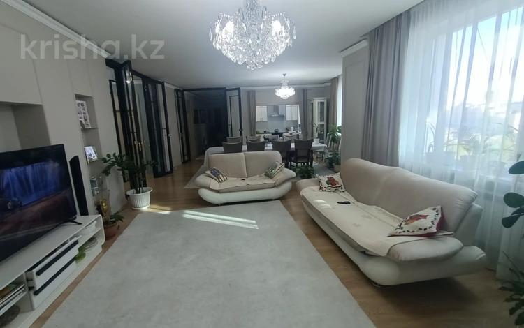 5-комнатная квартира · 200 м² · 10/10 этаж, Сарайшык за 120 млн ₸ в Астане, Есильский р-н — фото 2