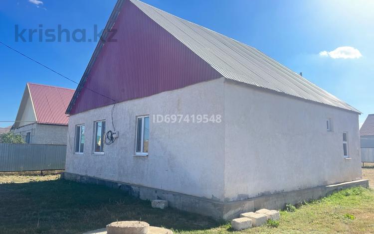 Отдельный дом · 3 комнаты · 110 м² · 4 сот., Балдаурен 78 — Деркул Пдп 2 Мкр Сарыарка за 18 млн 〒 в Уральске — фото 2
