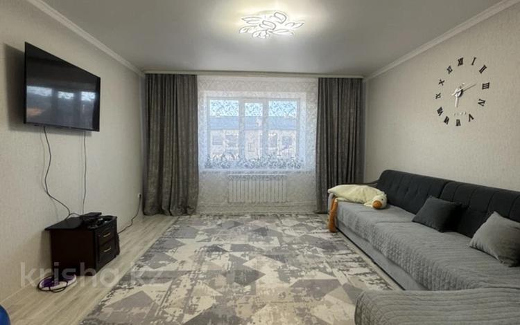 2-комнатная квартира · 80 м² · 3/3 этаж, Жумагалиева 27 за 25.2 млн ₸ в Уральске — фото 2