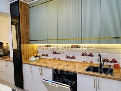 3-комнатная квартира · 70 м² · 2/5 этаж, 15-й мкр 54 — Набережка за 26.4 млн 〒 в Актау