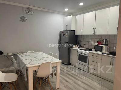 2 комнаты, 70 м², мкр Тастак-3 167 — Брусиловского за 70 000 〒 в Алматы, Алмалинский р-н