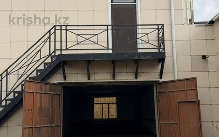 Свободное назначение, офисы, магазины и бутики, склады, азс, автосервисы и автомойки, общепит, салоны красоты, сельское хозяйство, бани, гостиницы и зоны отдыха, фитнес и спорт, медцентры и аптеки, образование, развлечения, конференц-залы, кабинеты и рабочие места, студии · 390.7 м² за ~ 1.4 млн ₸ в Астане, р-н Байконур — фото 2