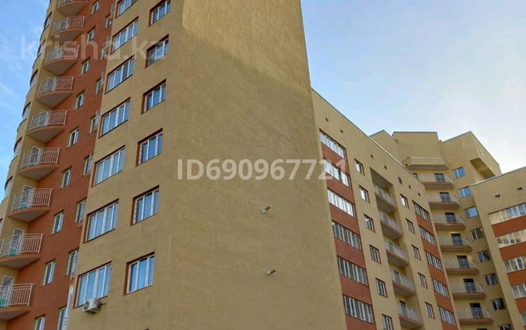 2-комнатная квартира, 68 м², 2/12 этаж, Маметова 12 — Напротив зелёного квартала