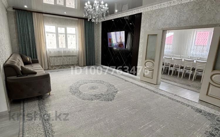 Отдельный дом · 5 комнат · 200 м² · 5 сот., мкр. Зачаганск пгт — Байтурсынова и Шокая за 55 млн 〒 в Уральске — фото 2