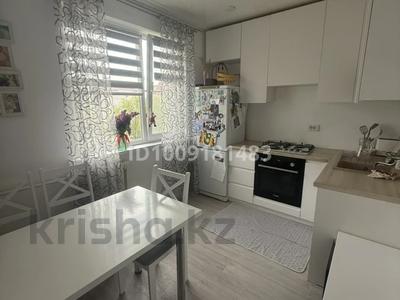 3-бөлмелі пәтер · 60 м² · 4/5 қабат, 10мкр 14д — 6 школа, бағасы: 22 млн ₸ в Аксае