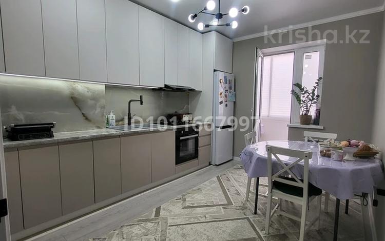 2-бөлмелі пәтер · 75 м² · 3/9 қабат, мкр. Зачаганск пгт, Мурата Монкеулы 79/1, бағасы: 30 млн ₸ в Уральске — фото 2