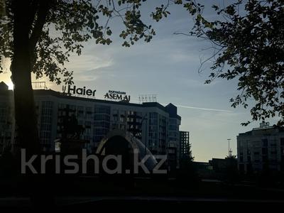 2-бөлмелі пәтер · 81 м² · 9/9 қабат, Центральный ш/а., кулманова 107, бағасы: 29.9 млн ₸ в Атырау, мкр Центральный