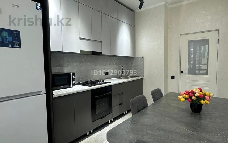 2-бөлмелі пәтер · 75 м² · 4/9 қабат, мкр Нурсая, Елорда 6/8, бағасы: 15 000 ₸ в Атырау — фото 2