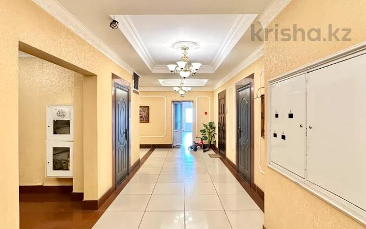 3-бөлмелі пәтер · 130 м² · 12/19 қабат, Муканова 241, бағасы: 100 млн ₸ в Алматы, Алмалинский р-н — фото 2