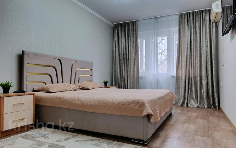 1-бөлмелі пәтер · 60 м² · 3/5 қабат, Курмангазы 169 — 1-2-3 VIP Центр Урал Казиту Школьник Универмаг, бағасы: 10 990 ₸ в Уральске — фото 53