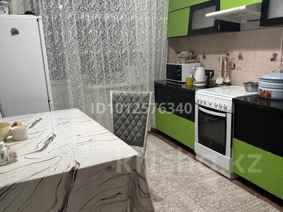 3 бөлме · 87 м² · 8/10 қабат, Отырар, бағасы: 90 000 ₸ в Астане, р-н Байконур