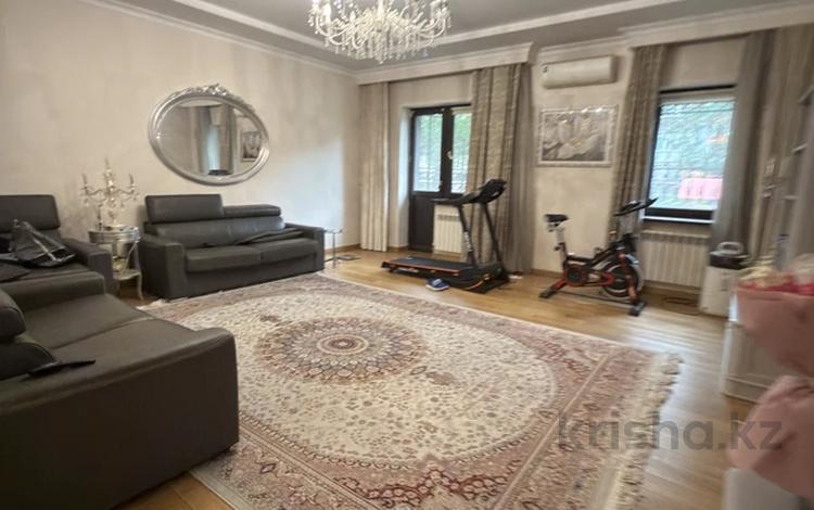 3-комнатная квартира · 144 м² · 1/9 этаж, Тулебаева 171 за 800 000 ₸ в Алматы, Медеуский р-н — фото 2