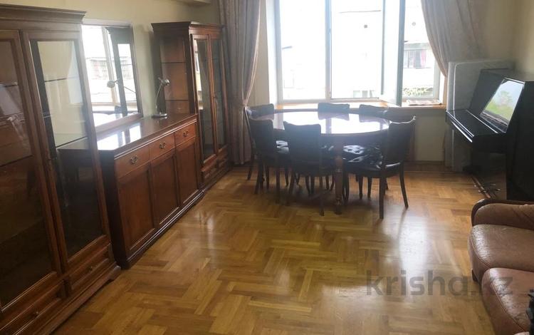 4-комнатная квартира, 110 м², 4/4 этаж помесячно, Наурызбай батыра 124