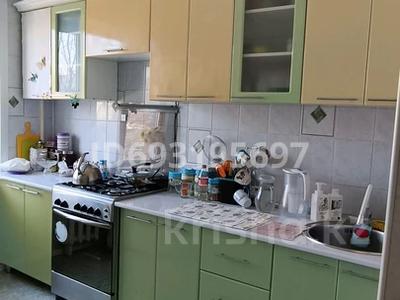 3-бөлмелі пәтер, 65 м², 3/9 қабат, мкр 8 — 101стрелковой бригады, бағасы: 23.5 млн 〒 в Актобе, мкр 8