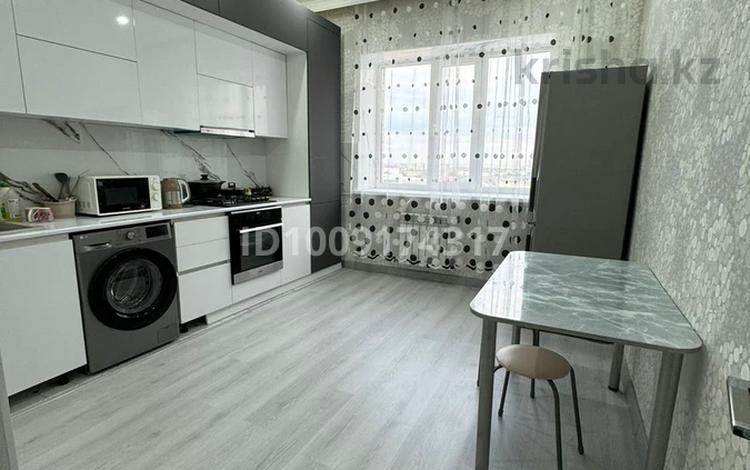 1-бөлмелі пәтер · 50 м² · 6/9 қабат, мкр. Алтын орда, Мустафы Шокая 2В, бағасы: 160 000 ₸ в Актобе — фото 2