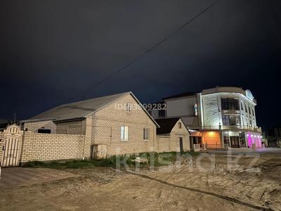 Отдельный дом • 1 комната • 113 м² • 8 сот., Алиева 50 за 47 млн 〒 в Атырау