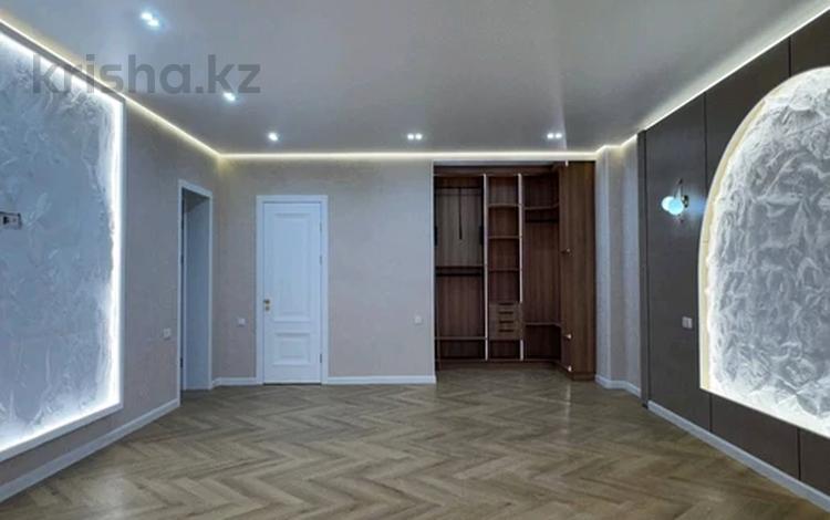 4-комнатная квартира · 220 м² · 6/6 этаж, Достаевского 4 — ЖК Комфорт 3 за 78 млн ₸ в Таразе — фото 2
