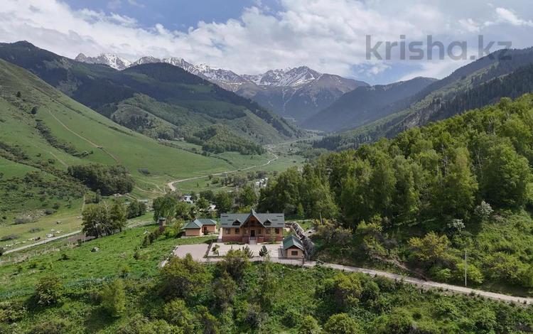 Дом · 7 комнат · 400 м², Жандосова за 200 000 〒 в Алматы — фото 2