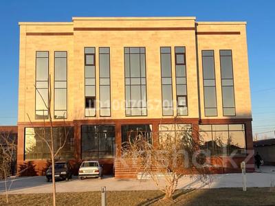 Свободное назначение, офисы, медцентры и аптеки, образование, кабинеты и рабочие места, студии · 1540 м² за 777 〒 в Туркестане