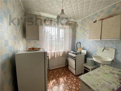2-бөлмелі пәтер · 43 м² · 5/5 қабат, 21-шағынаудан 22, бағасы: 8.8 млн ₸ в Караганде, Алихана Бокейханова р-н
