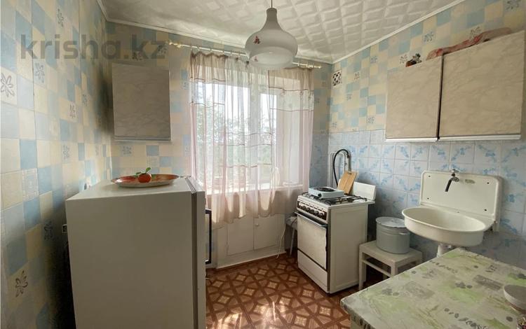 2-бөлмелі пәтер · 43 м² · 5/5 қабат, 21-шағынаудан 22, бағасы: 8.8 млн ₸ в Караганде, Алихана Бокейханова р-н — фото 2