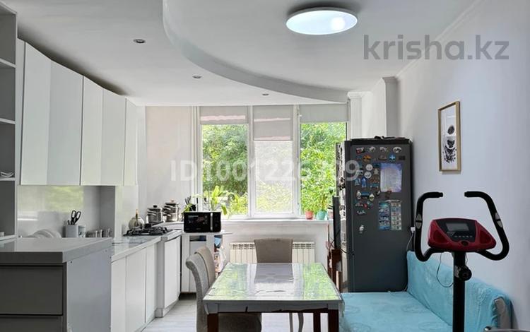 3-бөлмелі пәтер · 76 м² · 1/9 қабат, мкр Мамыр-4 310, бағасы: 52.5 млн ₸ в Алматы, Ауэзовский р-н — фото 2