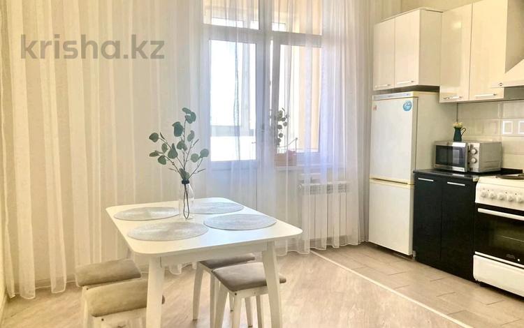 1-бөлмелі пәтер, 48 м², 3/9 қабат сағатына, Мангилик ел 52, бағасы: 3 000 〒 в Астане, Есильский р-н — фото 2