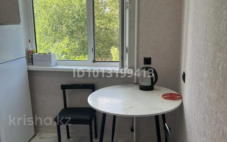 2-бөлмелі пәтер · 45 м² · 2/5 қабат, мкр 5 134, бағасы: 15 000 ₸ в Актобе — фото 2