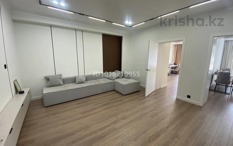 3-комнатная квартира · 90 м² · 8/8 этаж, мкр. Алтын орда, Санкибай батыра 28в — Капитал плаза за 32 млн ₸ в Актобе — фото 2