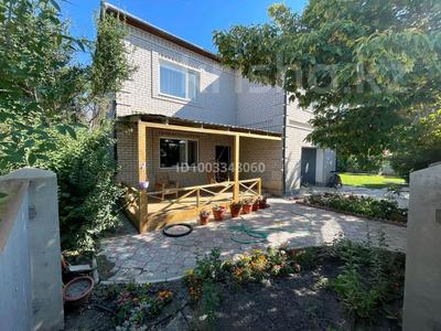 Отдельный дом · 4 комнаты · 288 м² · 10 сот., мкр Жеруйык, Сагынбай нургалиева 17 — Тц Инфинити за 85 млн 〒 в Атырау