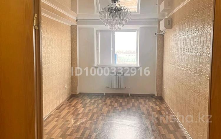 2-комнатная квартира · 58 м² · 6/9 этаж, 10 18 за ~ 20 млн 〒 в Аксае — фото 2