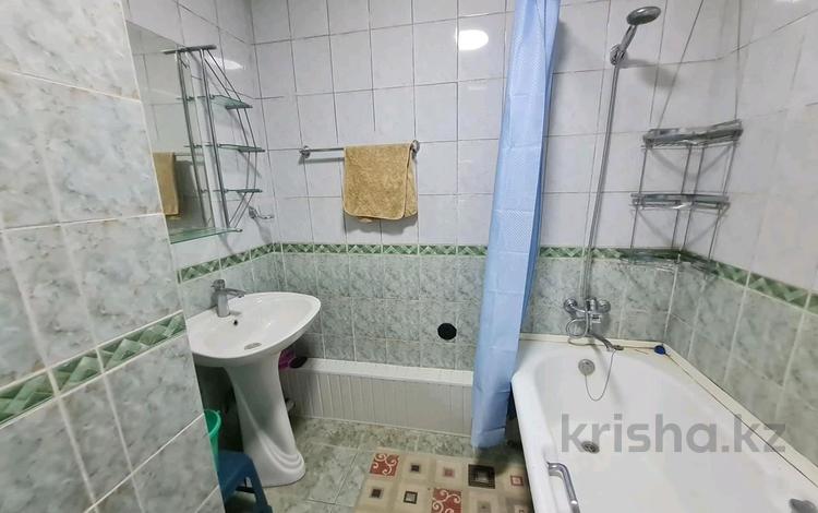 4-комнатная квартира · 100 м² · 2/5 этаж, Иляева 50 — Роддом за 180 000 ₸ в Шымкенте, Аль-Фарабийский р-н — фото 2
