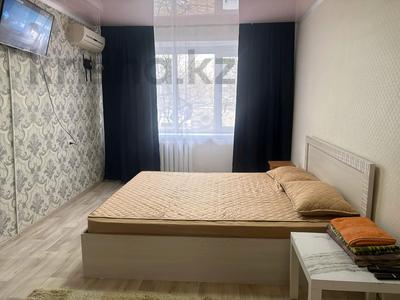 1-комнатная квартира · 35 м² · 1/5 этаж, мкр 8, Братьев Жубановых 271/1 — 8мкр, р Алтай,АВВАУ,универ Жубанава,о Алия за 10 000 ₸ в Актобе