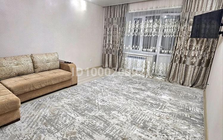 3-комнатная квартира · 70 м² · 9/9 этаж, Назарбаева 95 — КТИ Пожарная часть роддом швейная фабрика пересечение Назарбаева-Ашимова за 18 000 〒 в Кокшетау — фото 2