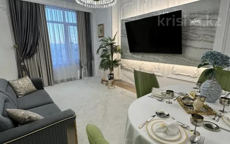 4-комнатная квартира · 135 м² · 8/12 этаж, Керей и Жанибек хандар 42 за 140 млн ₸ в Астане, Есильский р-н — фото 2