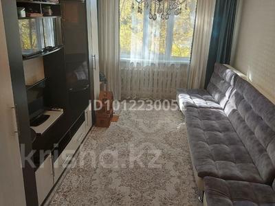 2-комнатная квартира · 48 м² · 1/5 этаж, Майкудук, 16й микрорайон 49 за 10 млн ₸ в Караганде, Алихана Бокейханова р-н