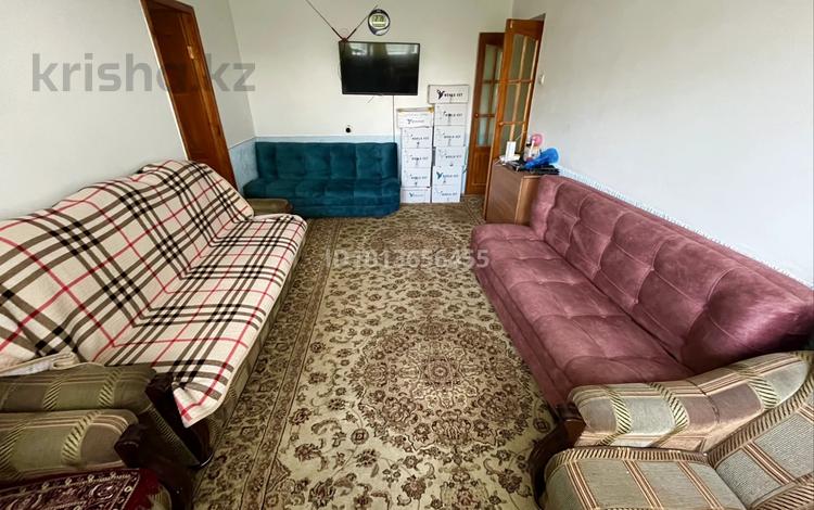 3-бөлмелі пәтер · 67.7 м² · 4/5 қабат, Рысбек батыра 2а 31 — Химпосёлек напротив арай плазы, бағасы: 25 млн ₸ в Таразе — фото 2