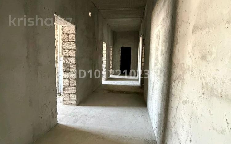3-комнатная квартира · 105 м² · 7/8 этаж, 32А мкр 4 за 24 млн ₸ в Актау — фото 2