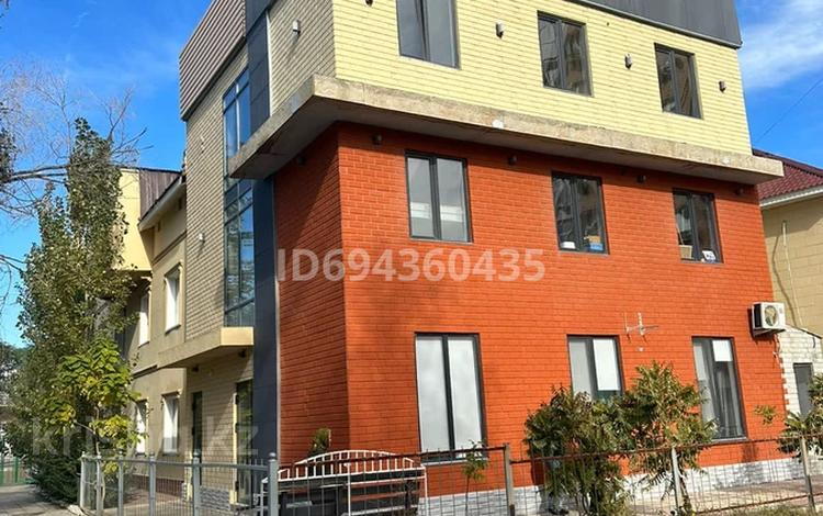 2-комнатная квартира · 60.1 м² · 2/3 этаж, Маметова 4/1 — Возле №20 школы за 24 млн 〒 в Атырау, мкр Жилгородок — фото 2