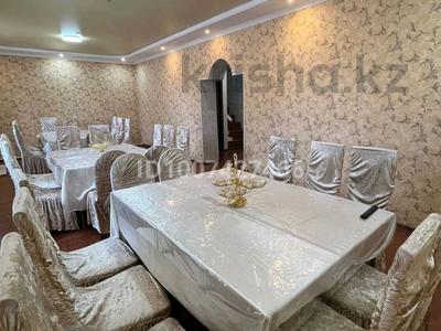 Дом · 5 комнат · 200 м², Украинская 104 за 70 000 〒 в Павлодаре