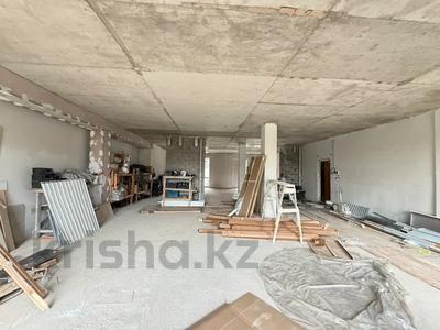 4-комнатная квартира · 191.2 м² · 1/3 этаж, Талапты 30 — Жангир Хана за 192 млн ₸ в Алматы, Бостандыкский р-н