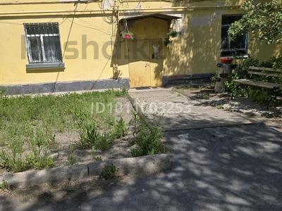 2-бөлмелі пәтер · 60.4 м² · 2/2 қабат, Жаңа қала ш/а., ул абая 41, бағасы: 18.5 млн ₸ в Караганде, Казыбек би р-н