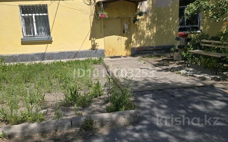 2-бөлмелі пәтер · 60.4 м² · 2/2 қабат, Жаңа қала ш/а., ул абая 41, бағасы: 18.5 млн ₸ в Караганде, Казыбек би р-н — фото 2