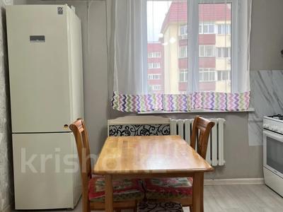 2-бөлмелі пәтер · 80 м² · 3/5 қабат, мкр Думан-2 15, бағасы: 300 000 ₸ в Алматы, Медеуский р-н