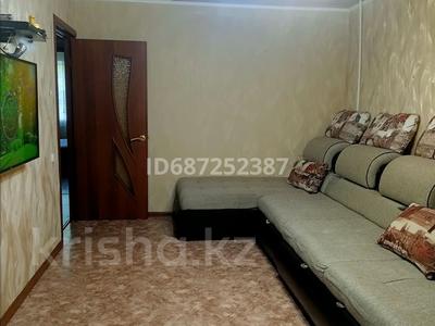 3-комнатная квартира, 62 м², 2/5 этаж, 2 мкр улица Абая за 17 млн 〒 в Темиртау