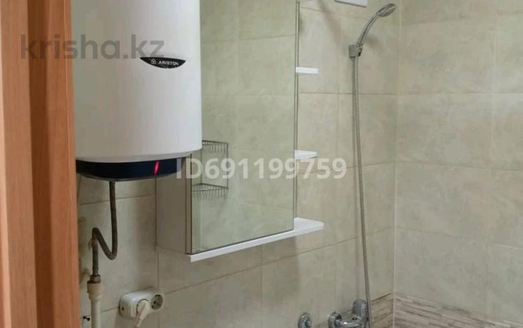 2-бөлмелі пәтер · 47 м² · 2/9 қабат, Жаңа қала ш/а., Нуркена абдирова 20, бағасы: 10 000 ₸ в Караганде, Казыбек би р-н — фото 2
