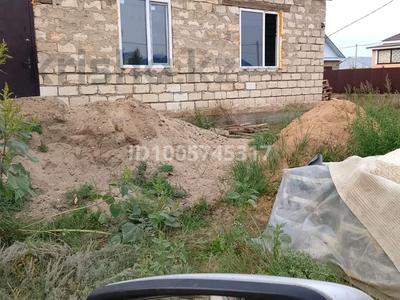 Отдельный дом · 5 комнат · 176 м² · 10 сот., Курашасай , Маржанбулак уч.971 — По центральной улице, рядом новая школа, садик, все необходимое за 7 млн 〒 в Актобе